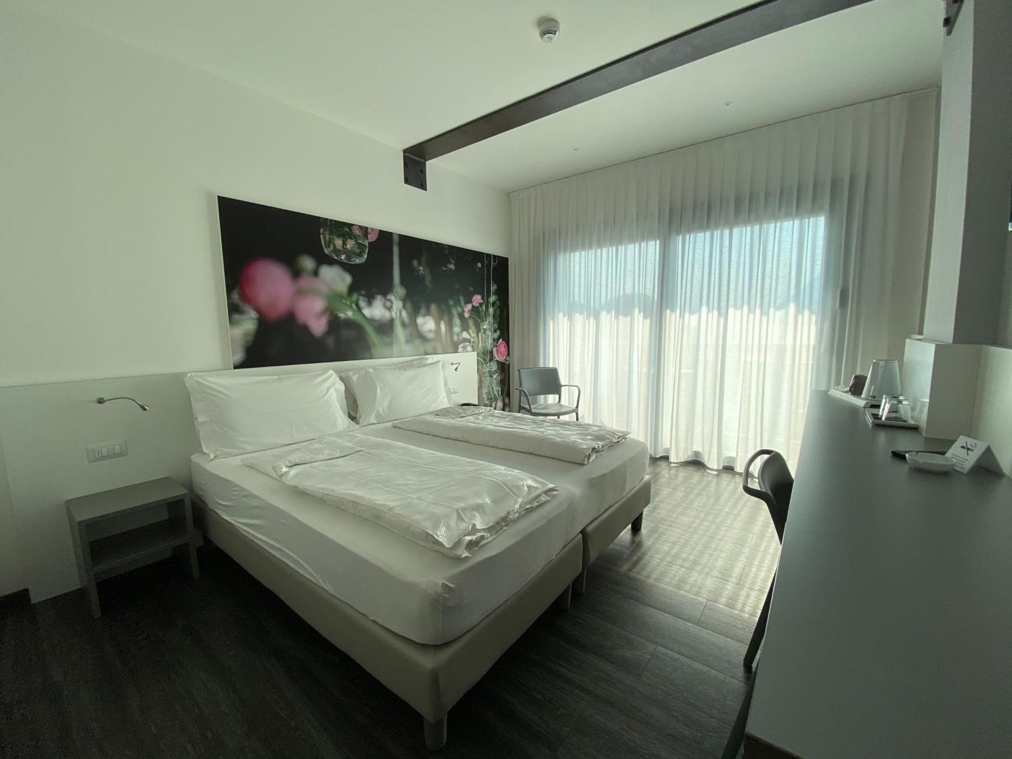 Hotel Riviera Riva del Garda Bagian luar foto