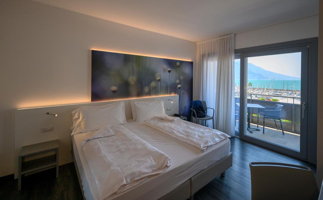 Hotel Riviera Riva del Garda Bagian luar foto