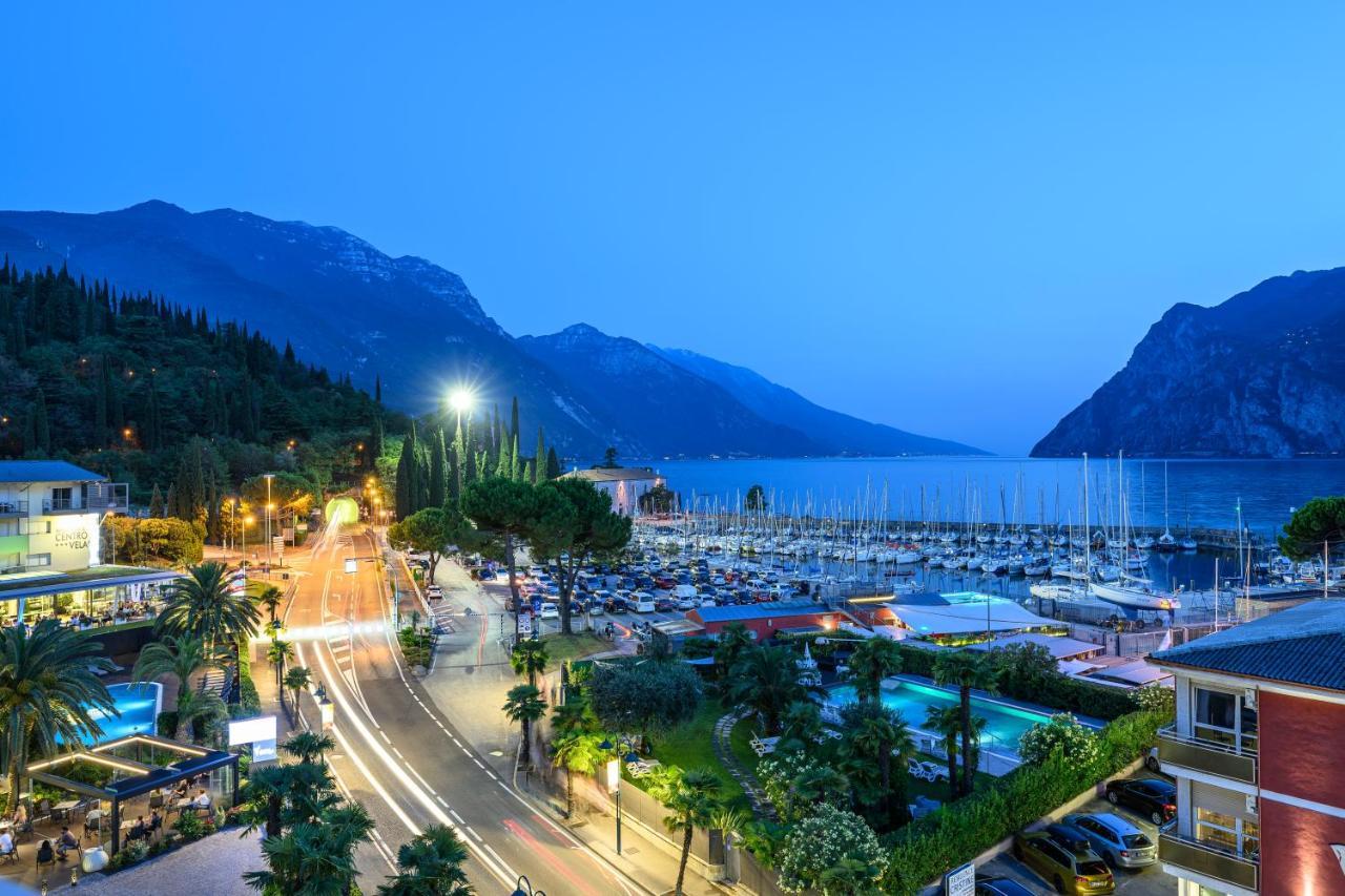 Hotel Riviera Riva del Garda Bagian luar foto